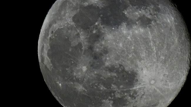 La luna piena in tutta la sua grandezza
